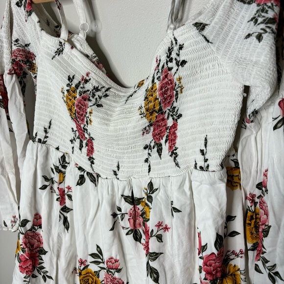 Torrid Challis Cold Shoulder Blouse 0 - Picture 4 of 10